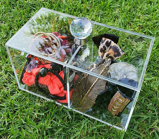 Multi Pupose Box 18X10X10Cm 2 Compartment With Lid And Diamante Knob Premium 3Mm Acrylic