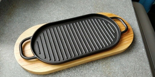 [P813] Sizzler Plate 30X16Cm Cast Iron With Handles & Wooden Base Rvt2023-220